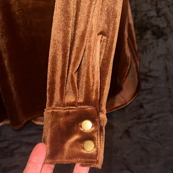 Elegant Brown Velvet women’s blouse - Picture 4 of 4